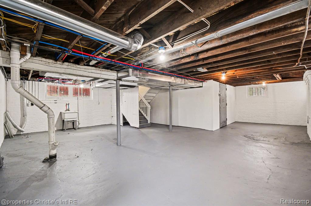 3873 Iroquois Street, Detroit, MI 48214 — Photo 18