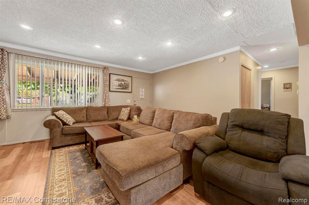 7018 BISON Street, Westland, MI — Photo 8