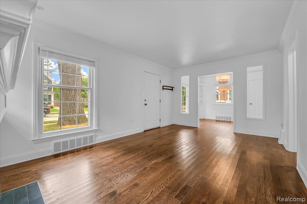 828 N Gainsborough Avenue, Royal Oak, MI 48067 — Photo 6