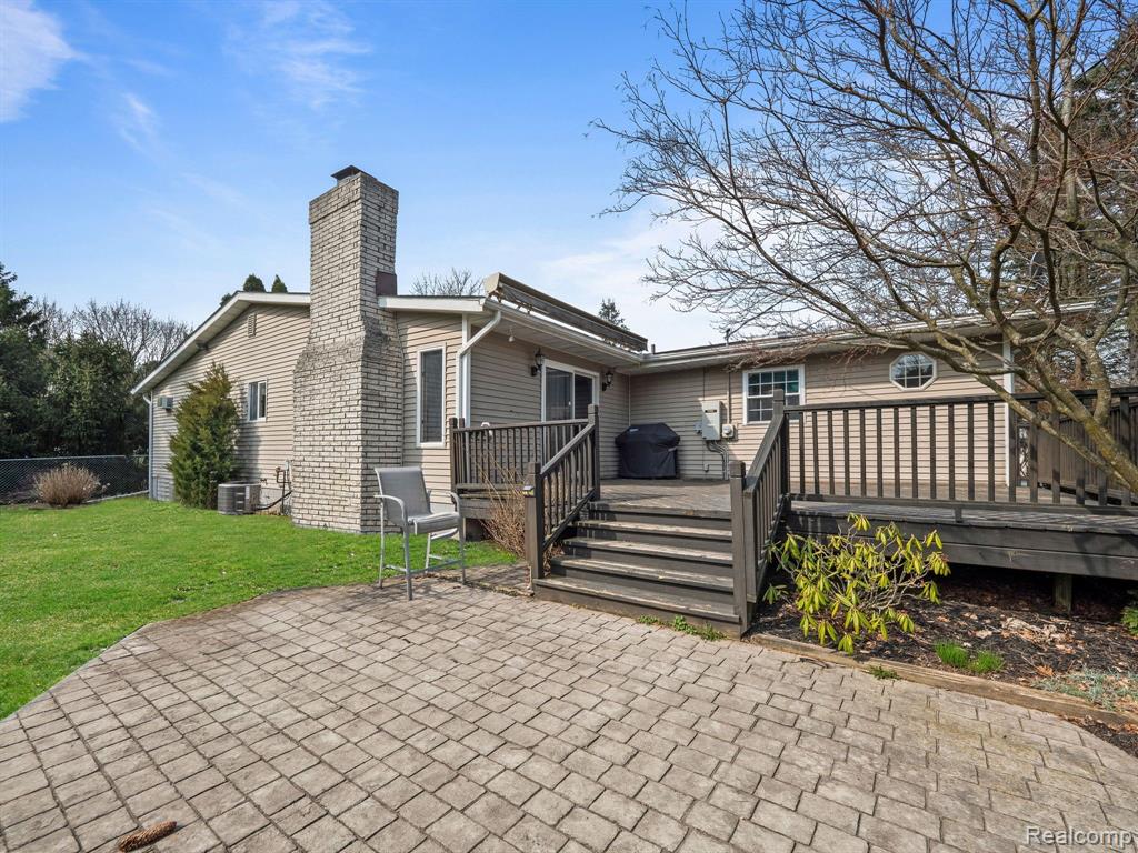 707 PINE TREE Road, Lake Orion, MI 48362 — Photo 32