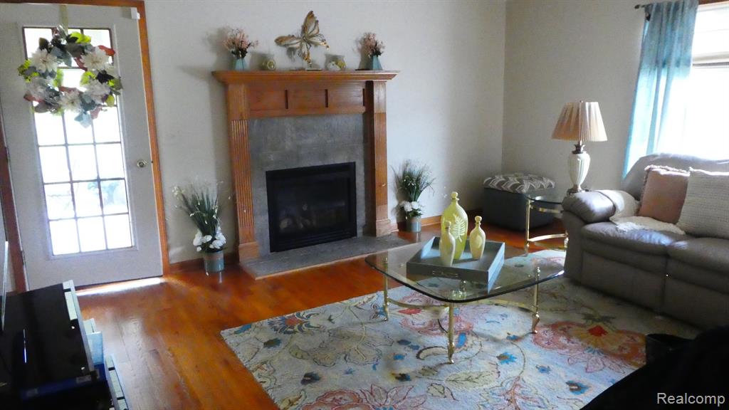 8051 Prestonwood Court, Flushing, MI 48433 — Photo 21