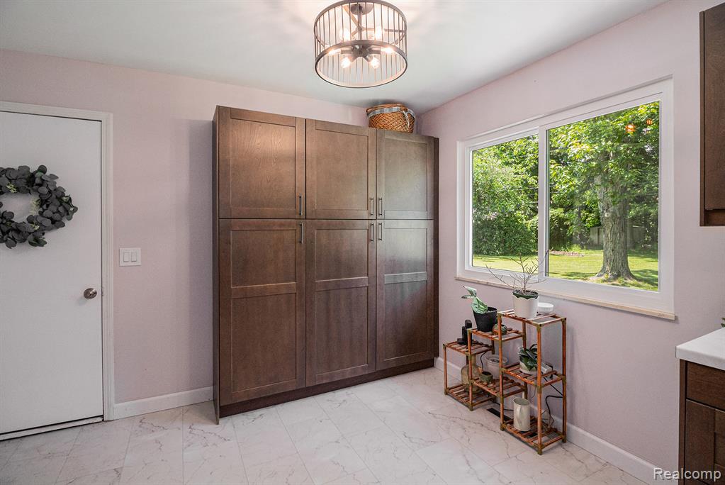 7440 Grandwood Drive, Swartz Creek, MI 48473 — Photo 11