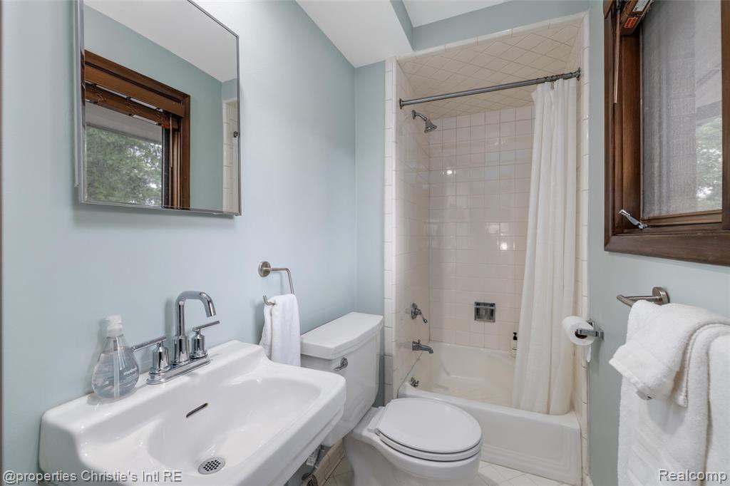 2771 W 7 Mile Road, Detroit, MI 48221 — Photo 43