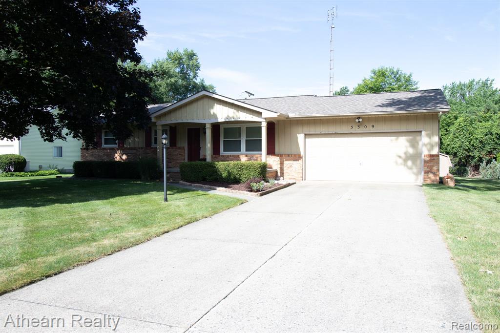 5309 COPLEY SQUARE Road, Grand Blanc, MI 48439 — Photo 2