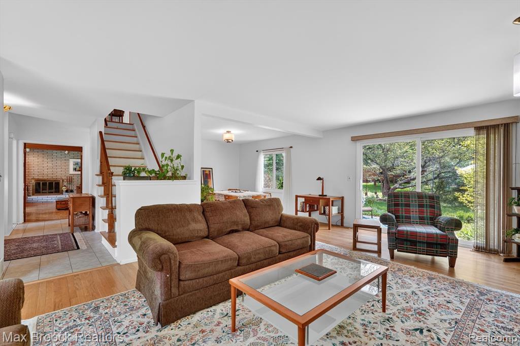 7456 Glengrove Drive, Bloomfield Hills, MI 48301 — Photo 13