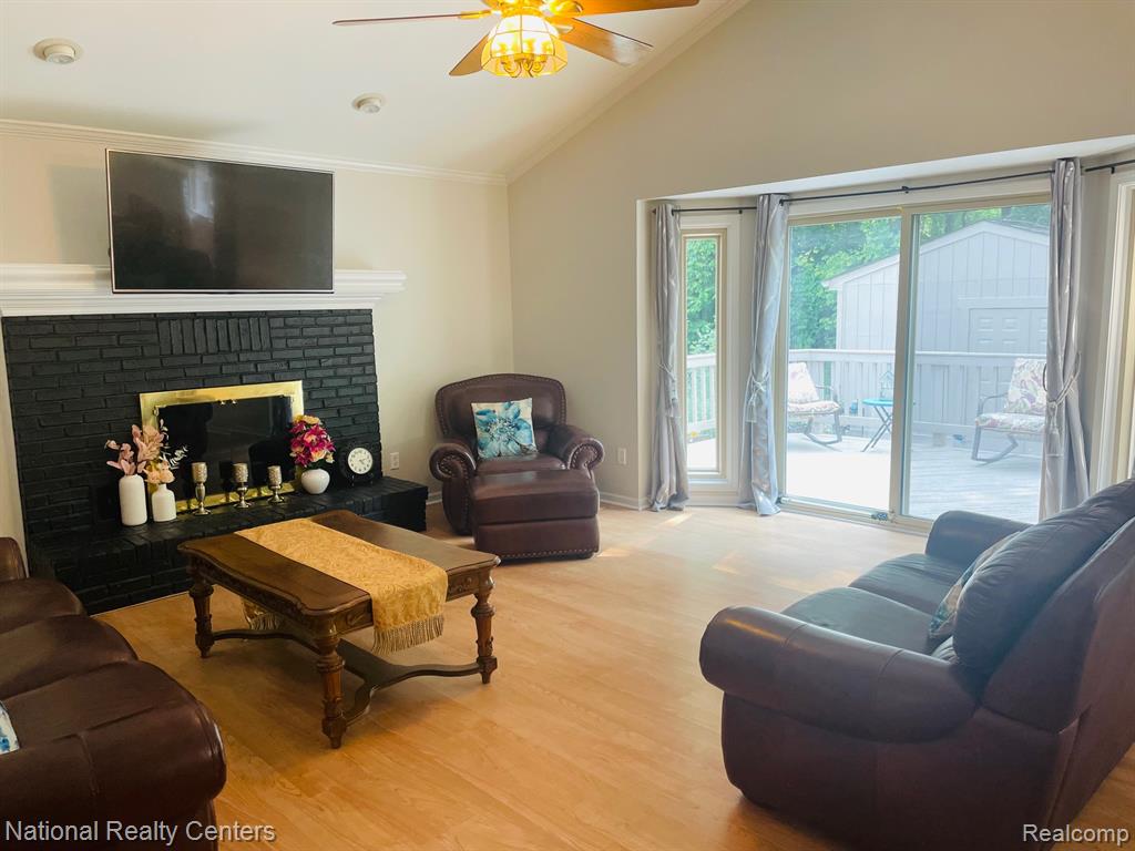 46369 SPRINGHILL Drive, Shelby Twp, MI 48317 — Photo 6