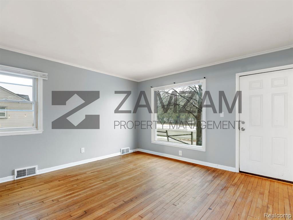 8085 Stephens, Center Line, MI 48015 — Photo 4