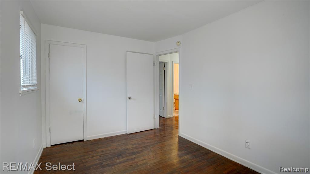 4808 Alpha Way, Flint, MI 48506 — Photo 14