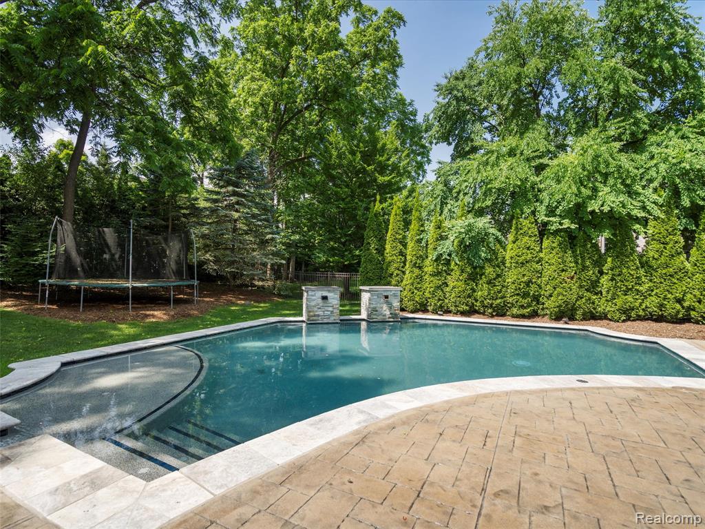 5657 Greenhill Drive, Troy, MI 48098 — Photo 73