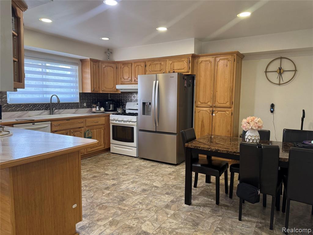 15794 Nader Court, Clinton Twp, MI 48038 — Photo 11