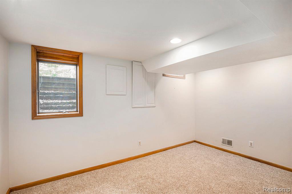 7254 DARK LAKE Drive, Clarkston, MI — Photo 45