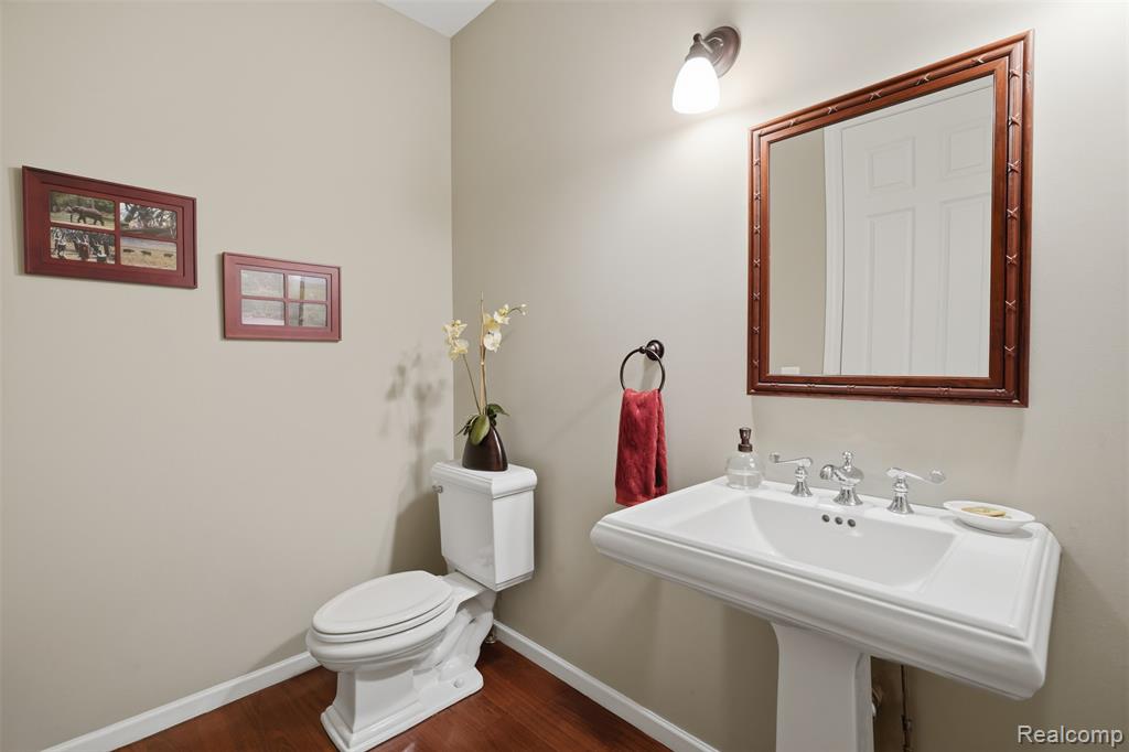 5110 Kitson Lane, West Bloomfield, MI 48324 — Photo 22