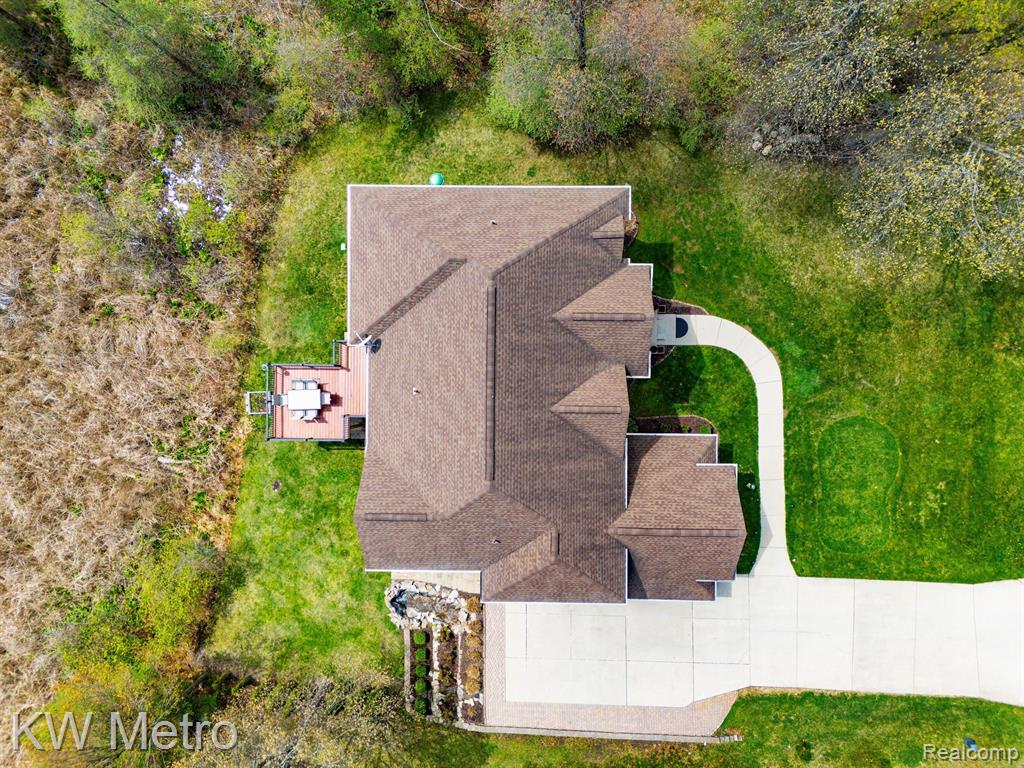 9025 HURON BLUFFS Drive, White Lake, MI — Photo 41
