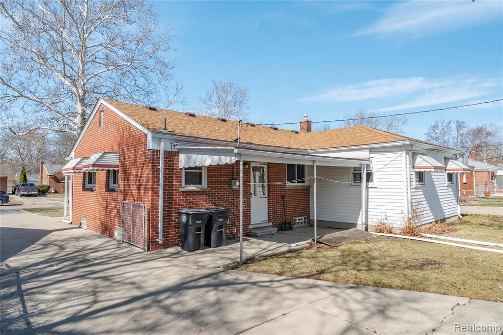 9042 Harrison Street, Livonia, MI 48150 — Photo 5