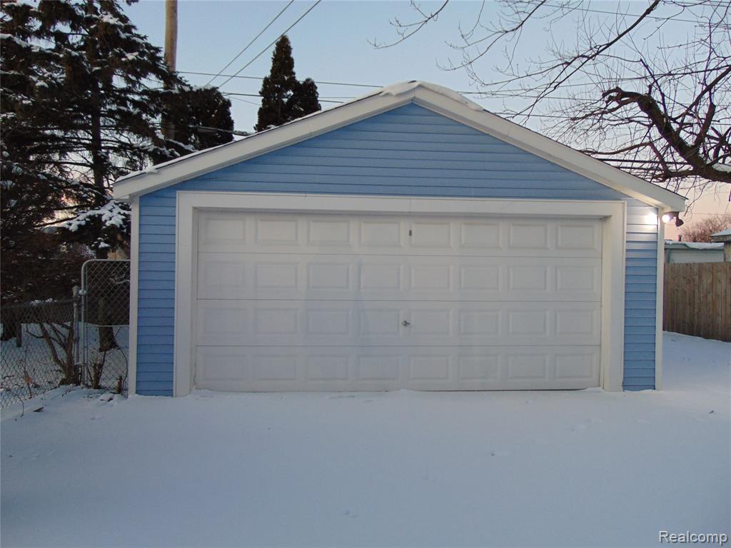 613 E Woodruff Avenue, Hazel Park, MI 48030 — Photo 5