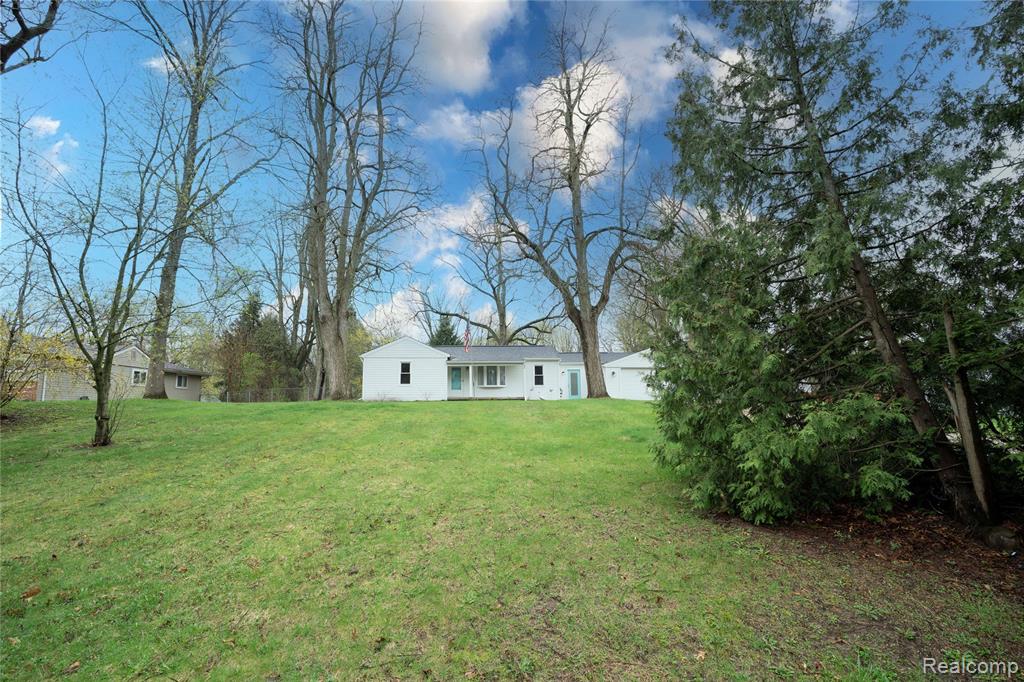 620 S Briarvale Drive, Auburn Hills, MI 48326 — Photo 2