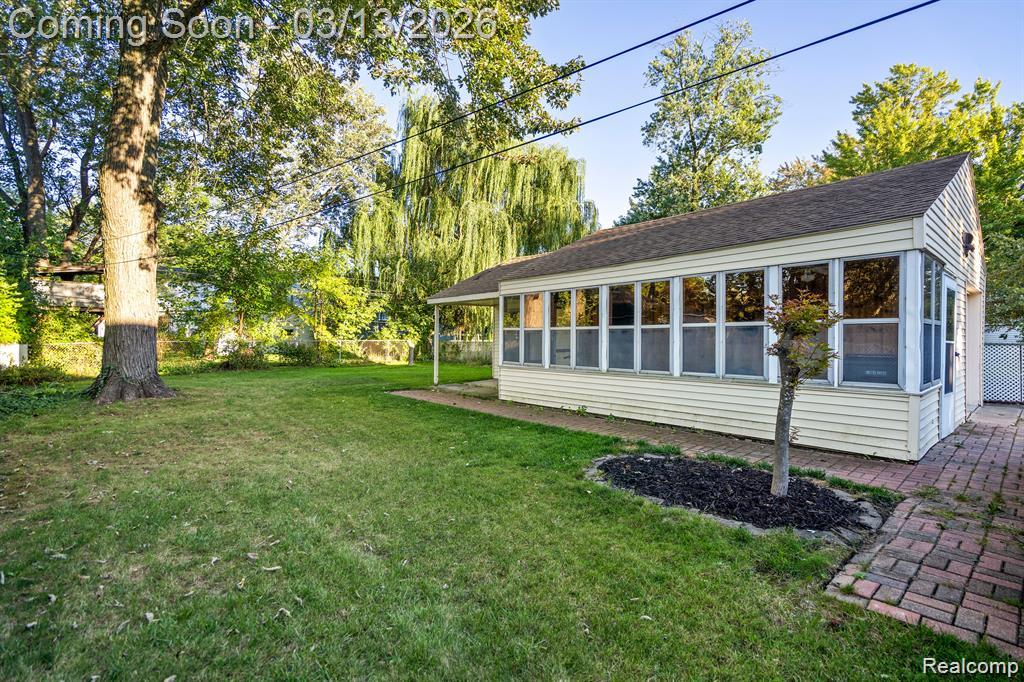 515 S MARIAS Avenue, Clawson, MI — Photo 8