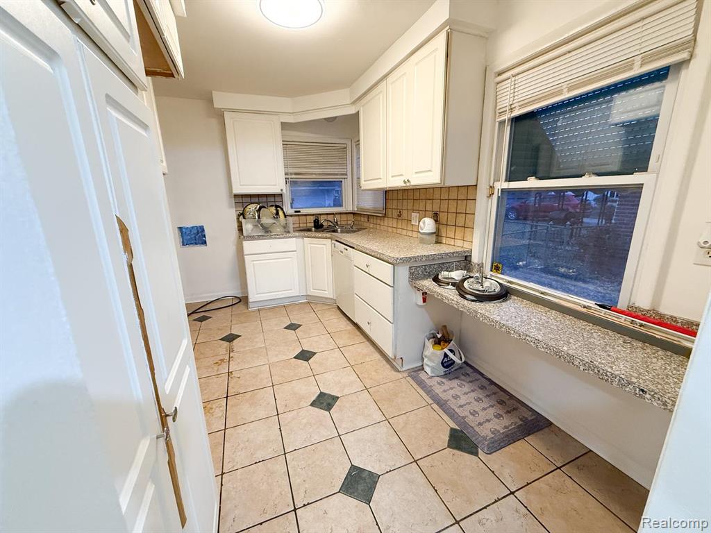 26235 Stollman Drive, Inkster, MI 48141 — Photo 13