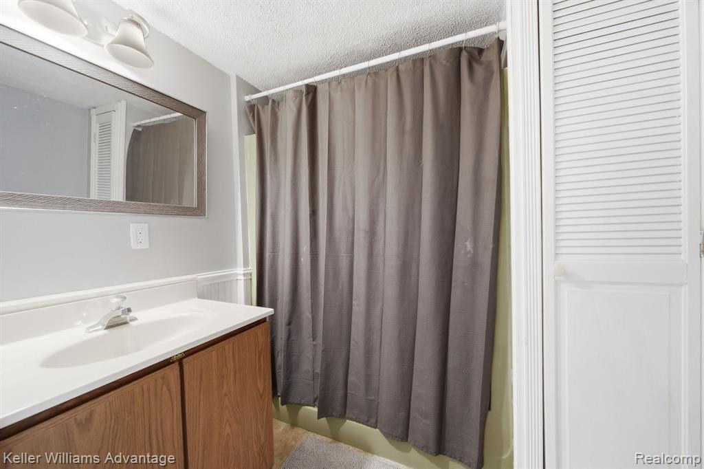 13980 Grandpoint Circle, Cement City, MI 49233 — Photo 36