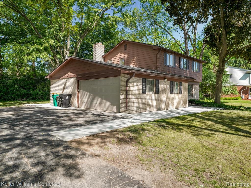 29523 Ravenscroft Street, Farmington, MI 48331 — Photo 31