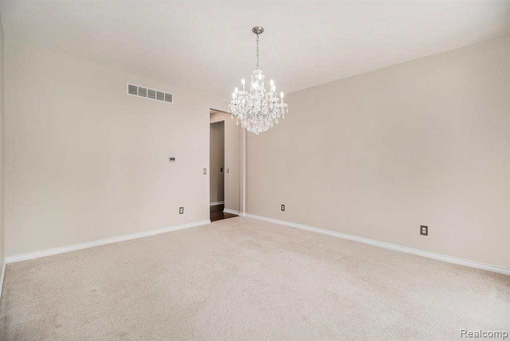 2298 Meadow Court, Leonard, MI 48367 — Photo 11