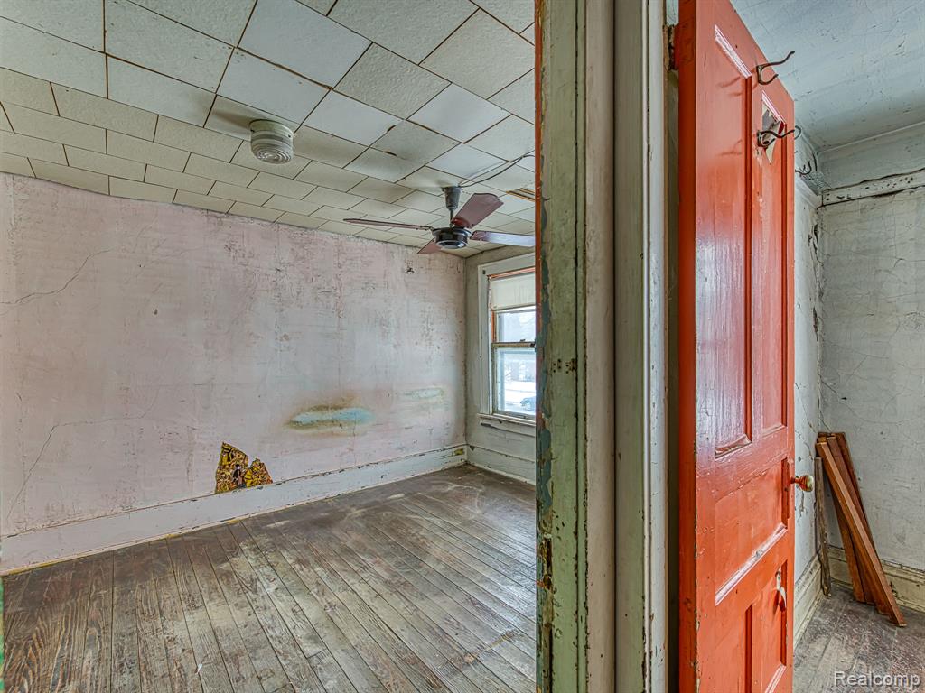 547 Pine Street, Wyandotte, MI 48192 — Photo 24