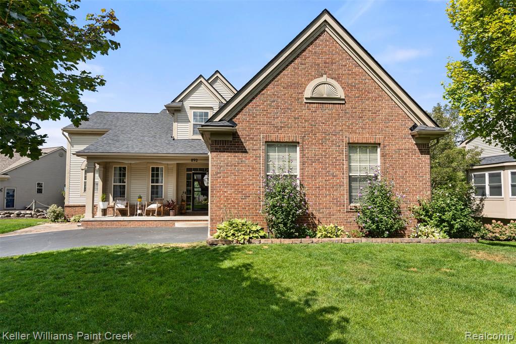 892 W Peninsula Court, Oxford, MI 48371 — front exterior