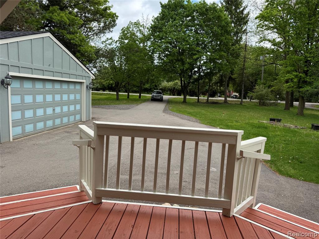 4448 Pleasant Valley Road, Brighton, MI 48114 — Photo 4