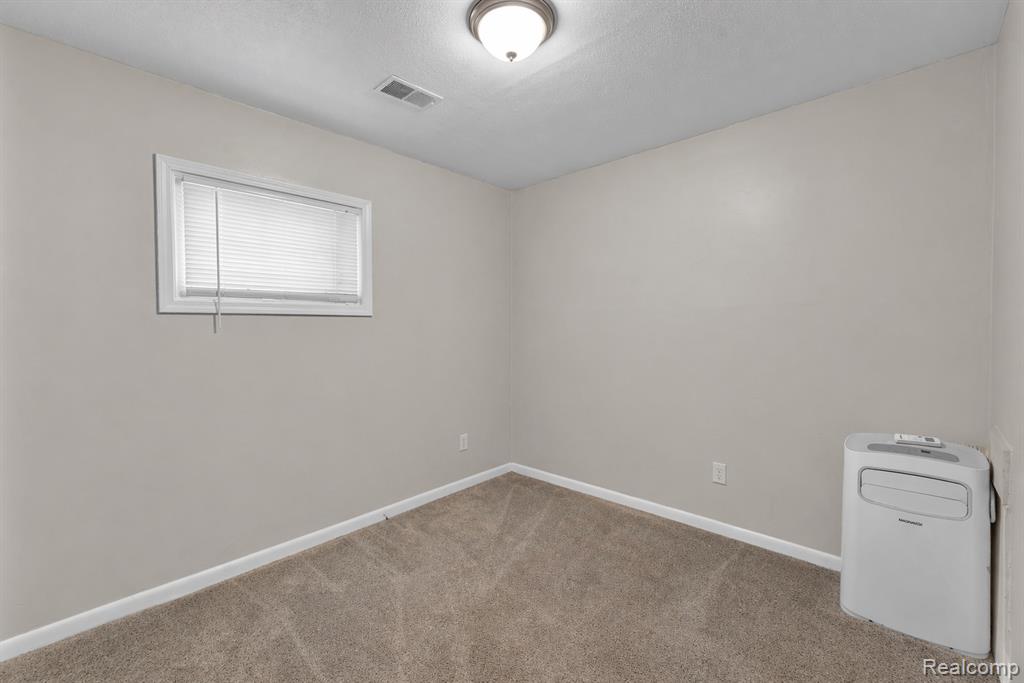 36845 Sibley Road, New Boston, MI 48164 — Photo 17