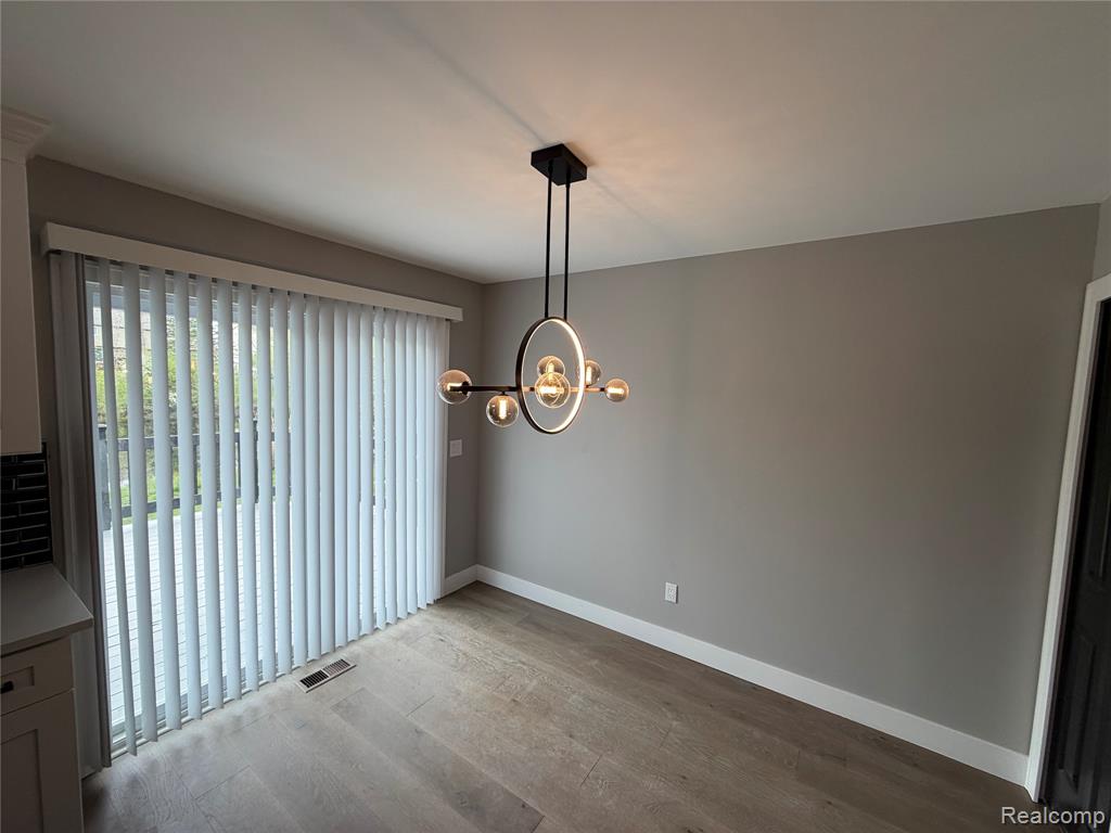 5140 Woodrun Court, West Bloomfield, MI 48323 — Photo 8