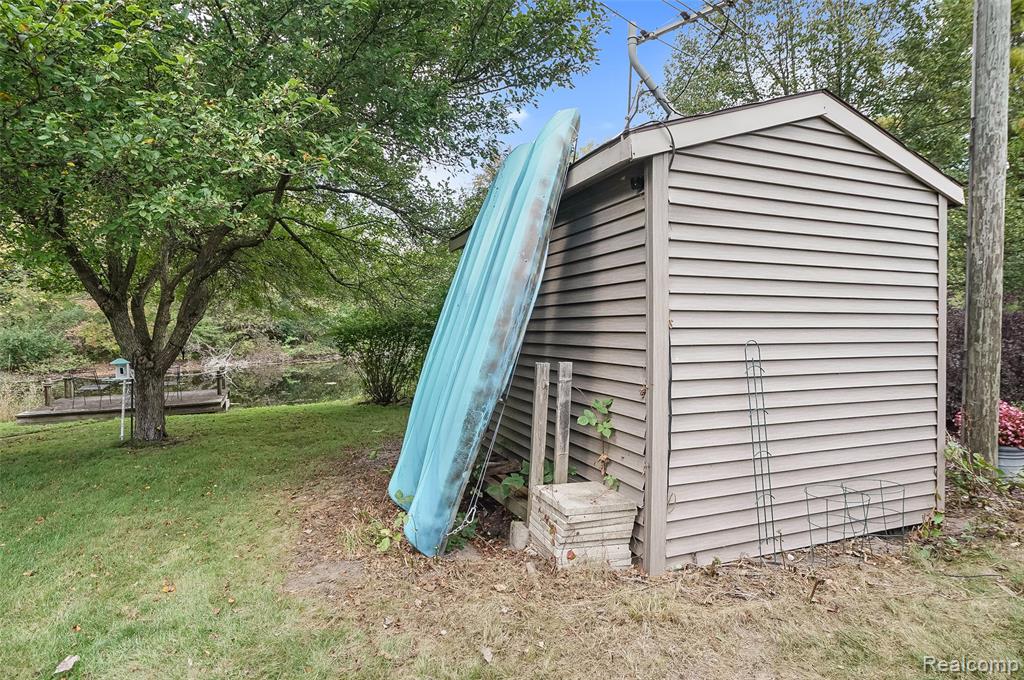 8532 Pettysville Road, Pinckney, MI 48169 — Photo 44