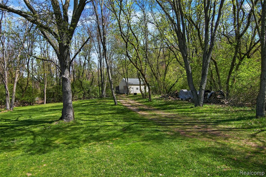 7233 Hague Avenue, Jackson, MI 49201 — Photo 36
