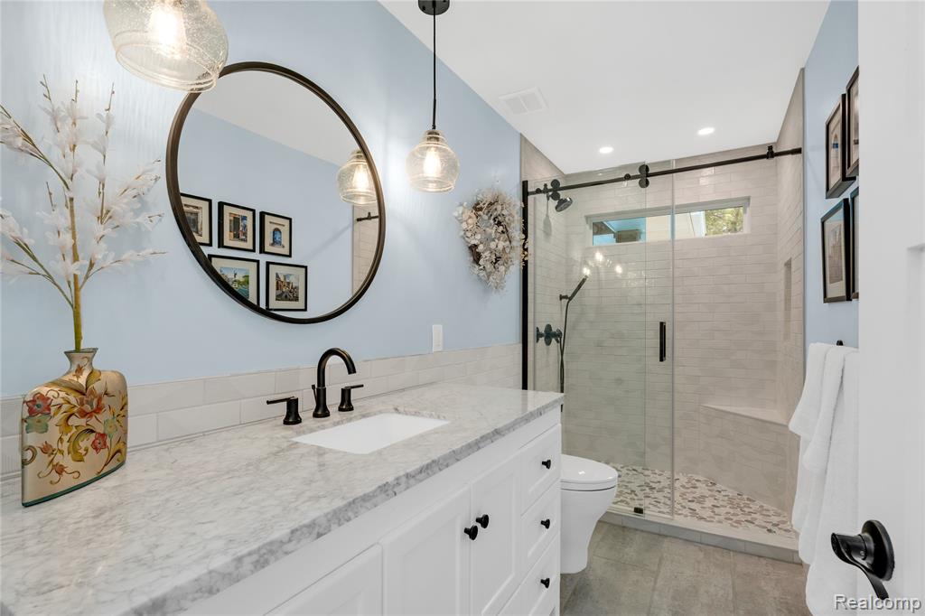 7107 Locklin Street, West Bloomfield, MI 48324 — Photo 15