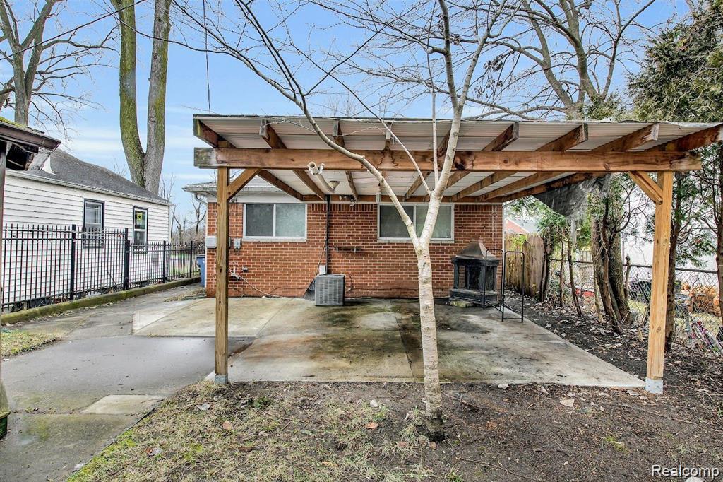 7518 Hazelton Street, Dearborn Heights, MI 48127 — Photo 2