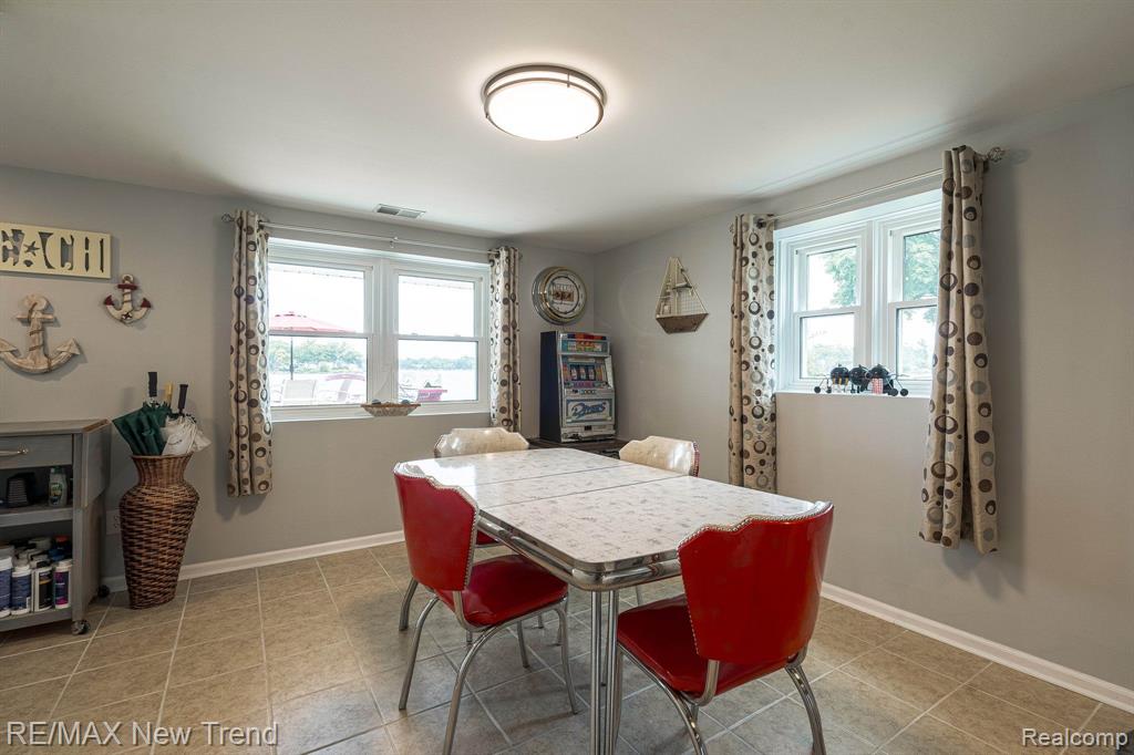 6768 HATCHERY Road, Waterford, MI 48327 — Photo 49