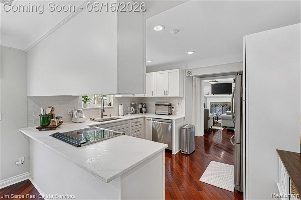1024 Blairmoor Court, Grosse Pointe Woods, MI 48236 — Photo 9