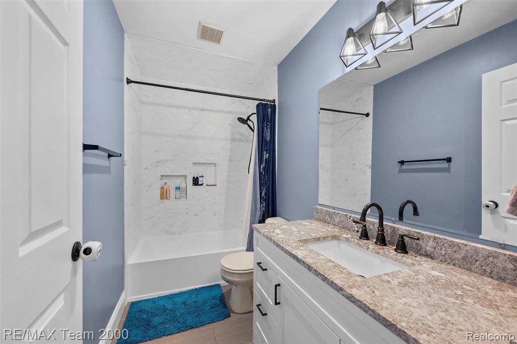 437 Light Tower Court, Belleville, MI 48111 — Photo 17