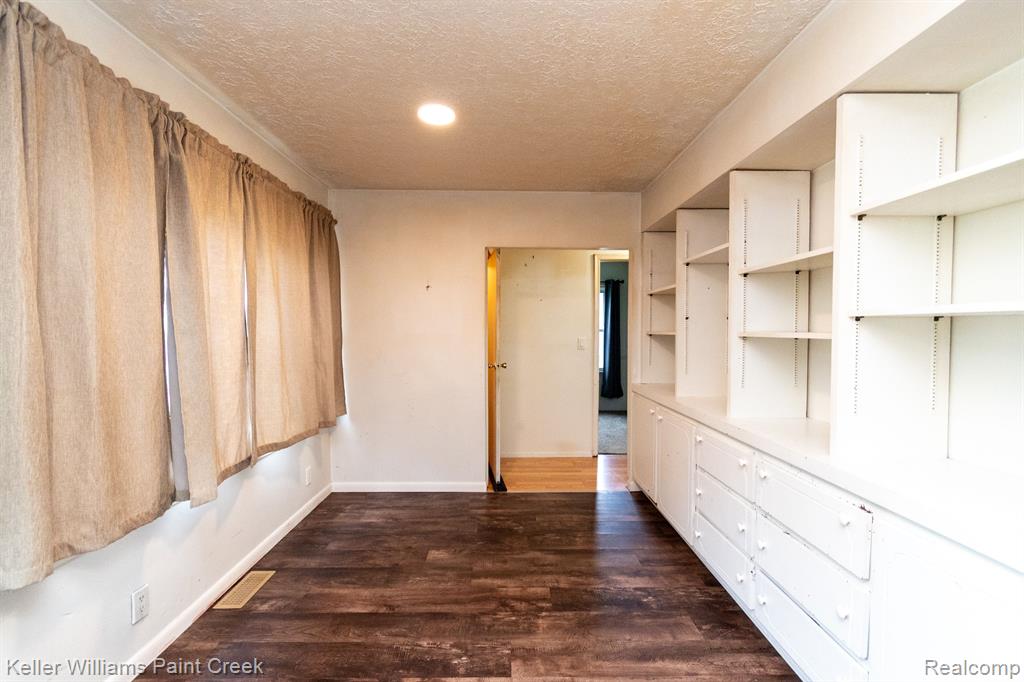5281 WILBY Street, Shelby Twp, MI 48317 — Photo 9