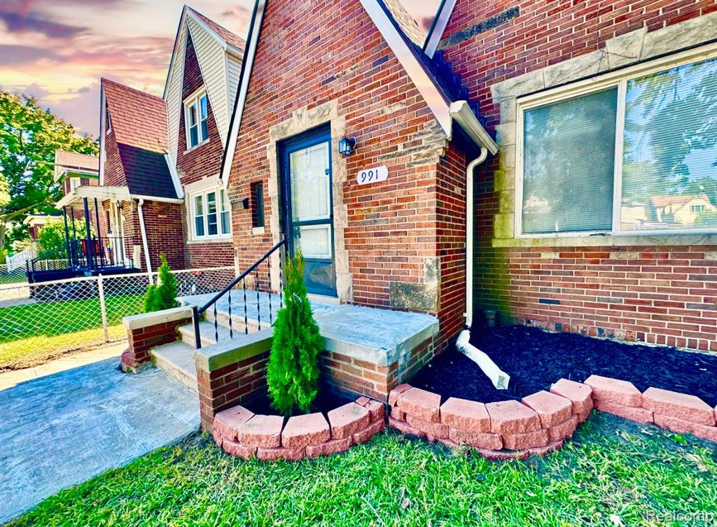 991 COOLIDGE, River Rouge, MI 48218 — Photo 2