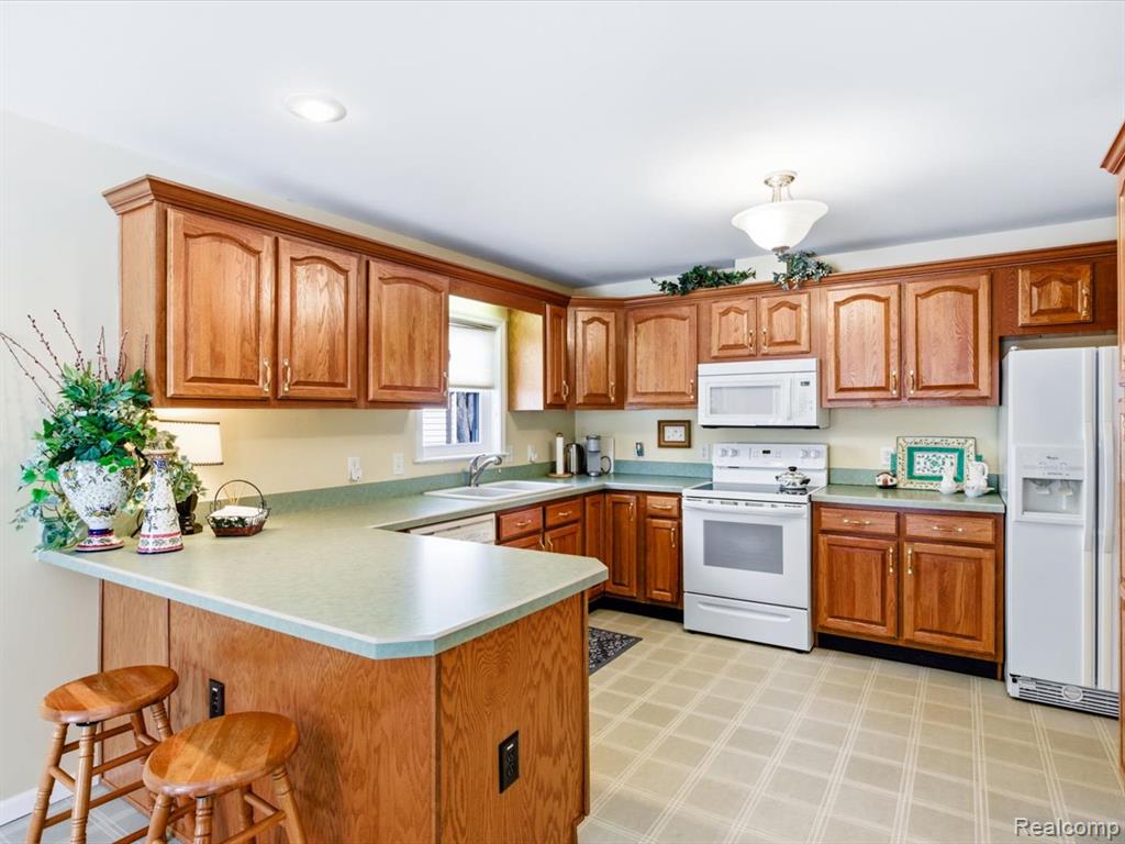 8431 Lakeshore Road, Burtchville, MI 48059 — Photo 17