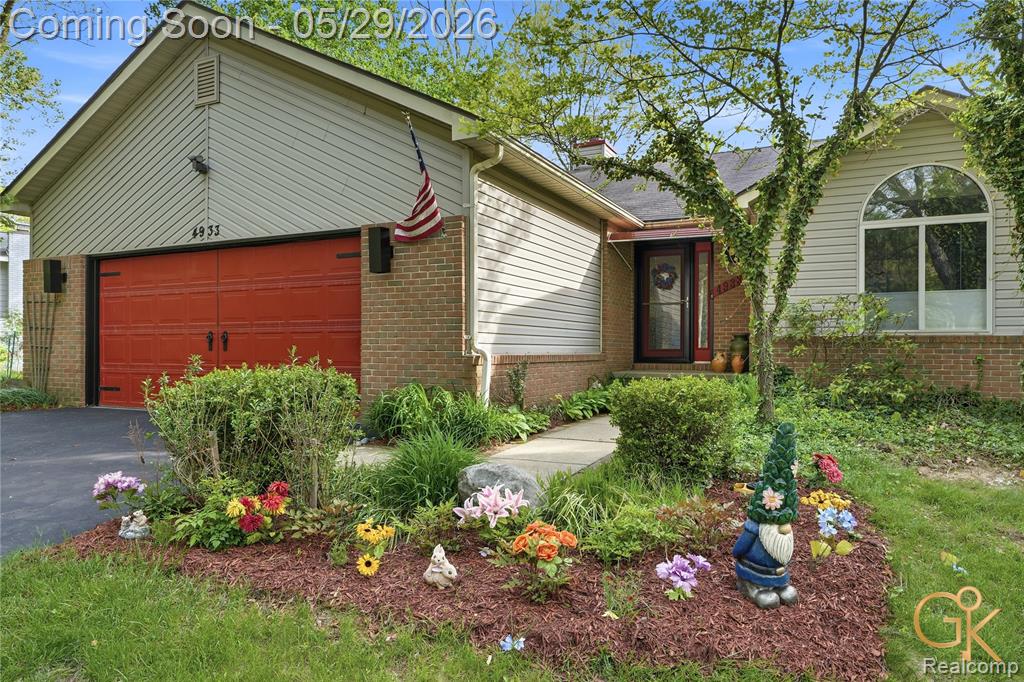 4933 Iroquois Boulevard, Clarkston, MI 48348 — Photo 3