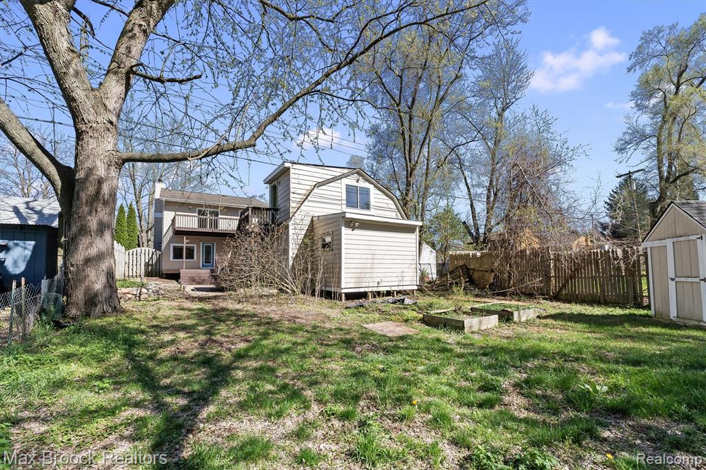 2375 Lakeside Drive, Highland, MI 48356 — Photo 44