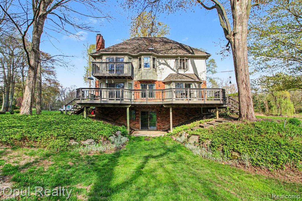 3575 Clark Circle, Commerce Twp, MI 48382 — Photo 3