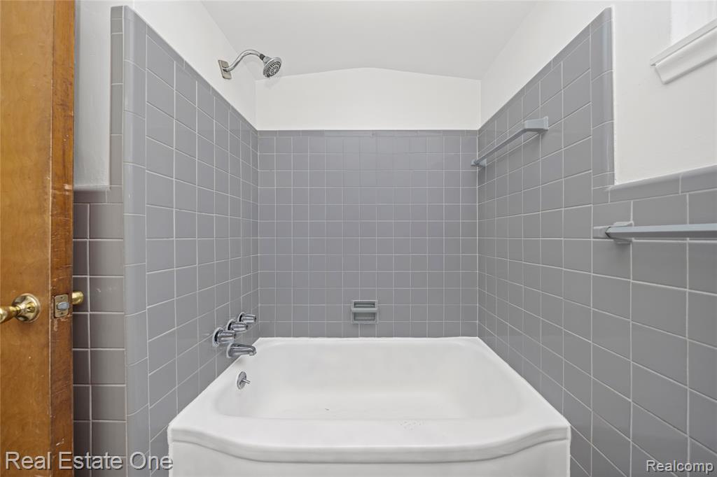 8177 Gary Avenue, Westland, MI — Photo 30