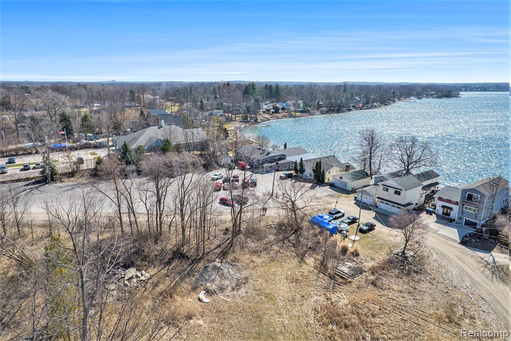 2294 Sonora Drive, Fenton, MI 48430 — Photo 9