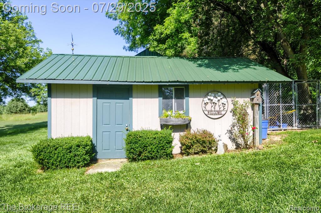 5725 Fostoria Road, Columbiaville, MI 48421 — Photo 11