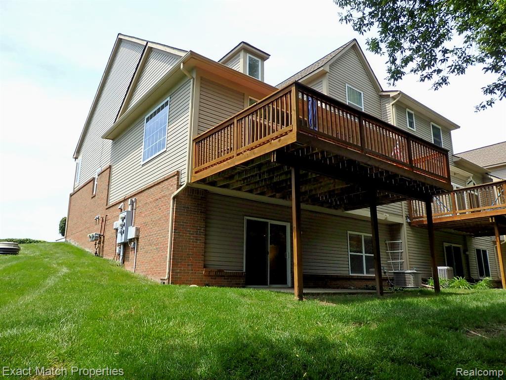 971 Sloane Court, 4, White Lake, MI — Photo 8