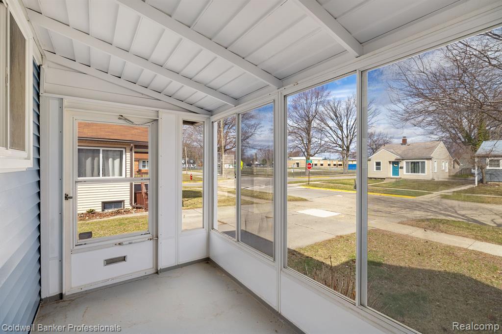 431 NAKOTA Street, Clawson, MI — Photo 4