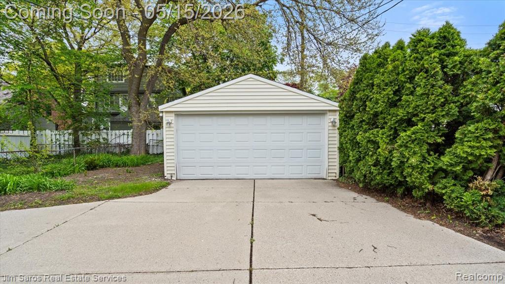 124 Muir Road, Grosse Pointe Farms, MI 48236 — Photo 18