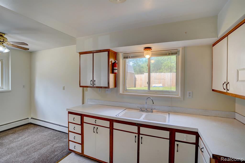 943 BRADLEY Avenue, Flint, MI 48503 — Photo 13